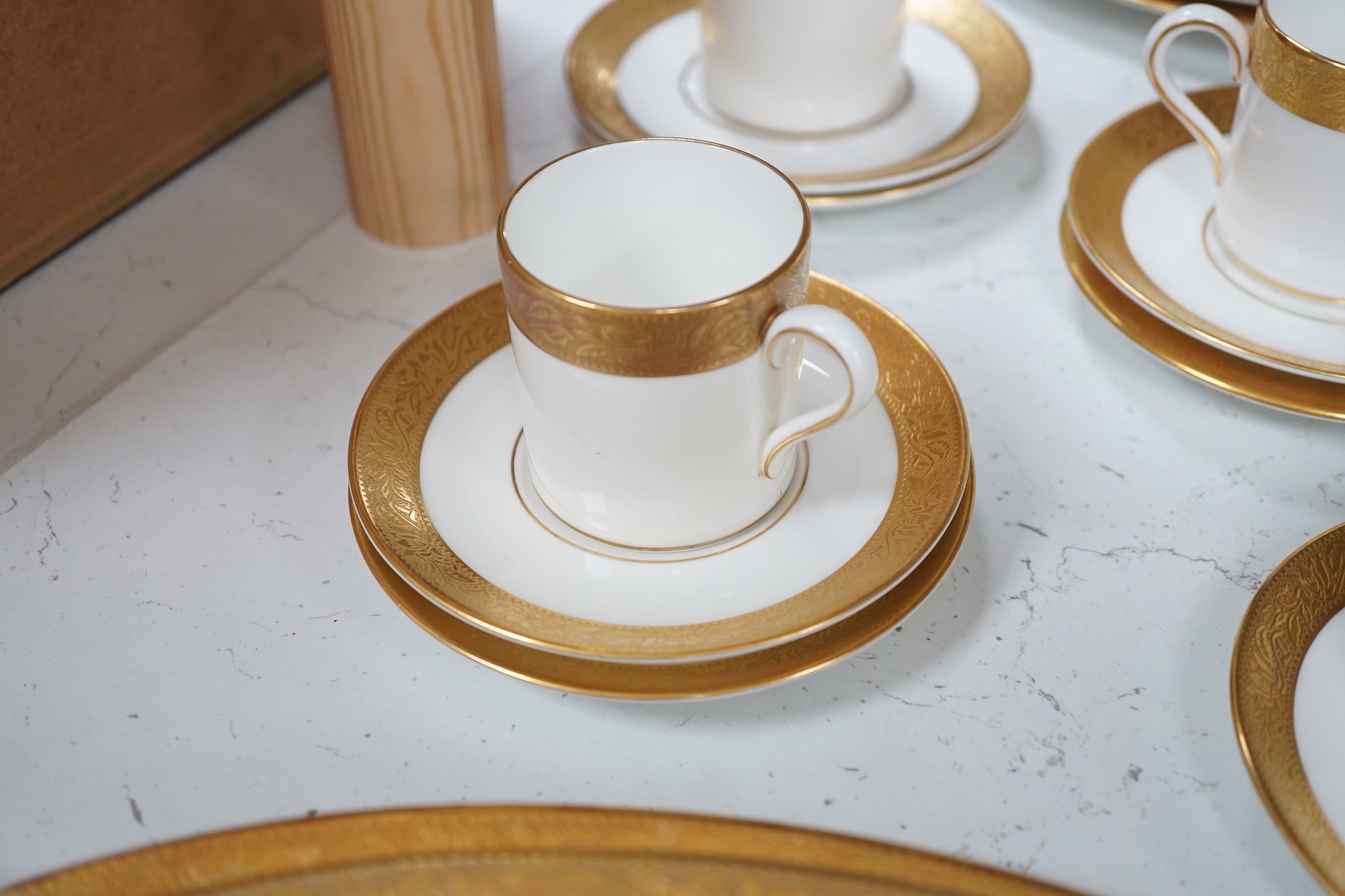 A Wedgwood Ascot pattern dinner service